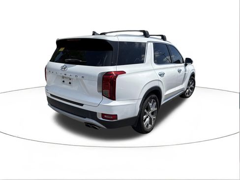 Used 2021 Hyundai Palisade SEL w/ Premium Package FWD image 2