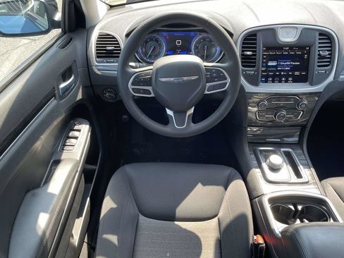 Used 2022 Chrysler 300 Touring w/ Sport Appearance Package RWD image 18
