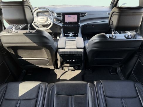 Used 2024 Jeep Wagoneer Series II w/ Flexible Seating Group image 63