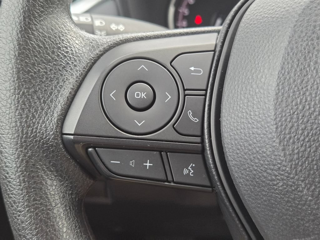 Used 2025 Toyota RAV4 XLE AWD/4WD image 22