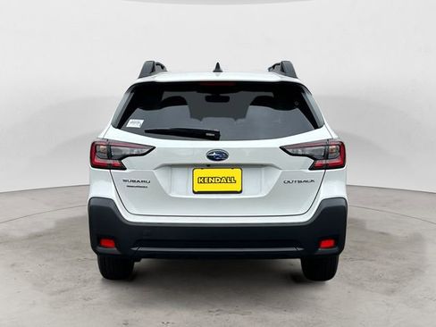 Used 2025 Subaru Outback Premium image 4