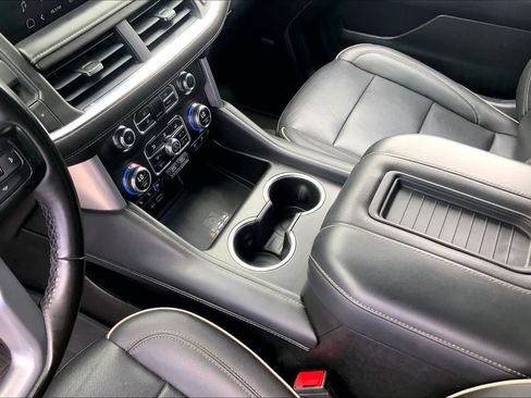 Used 2023 GMC Yukon SLT AWD/4WD image 16