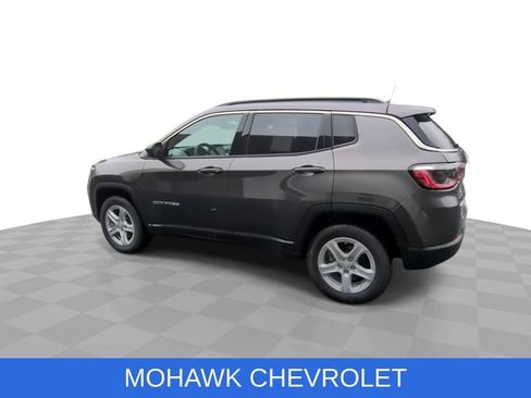 Used 2023 Jeep Compass Latitude AWD/4WD image 6