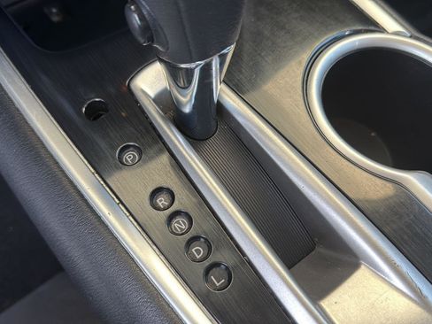 Used 2020 Nissan Pathfinder S image 29