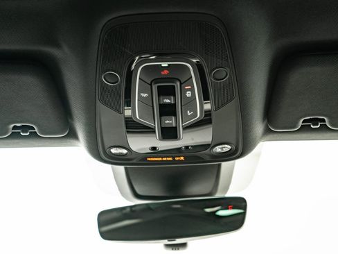 Used 2022 Audi e-tron Premium w/ Convenience Plus Package AWD/4WD image 43