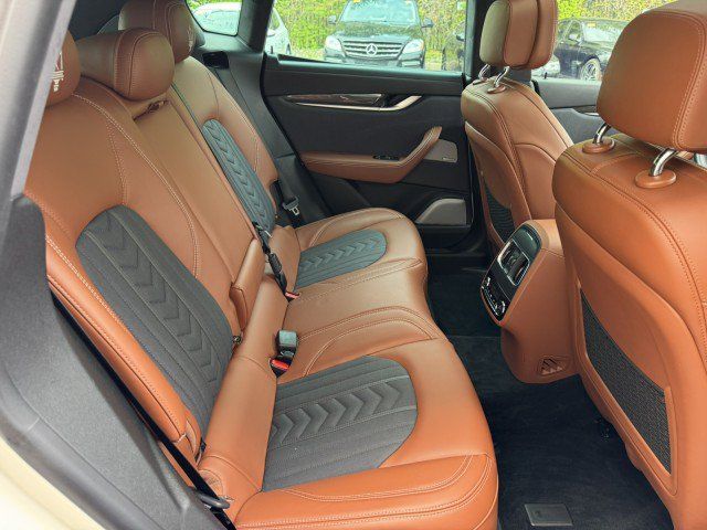 Used 2017 Maserati Levante S AWD/4WD image 35