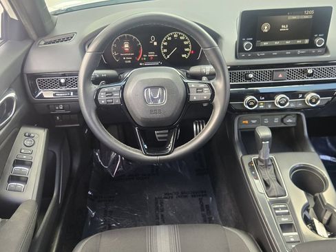 Used 2025 Honda Civic Sport image 13
