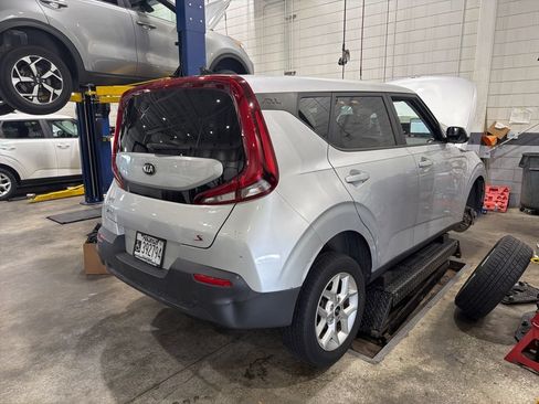 Used 2020 Kia Soul S FWD image 3
