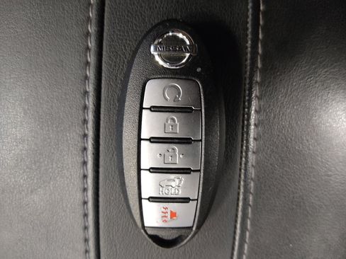 Used 2020 Nissan Rogue SV w/ Premium Package FWD image 32