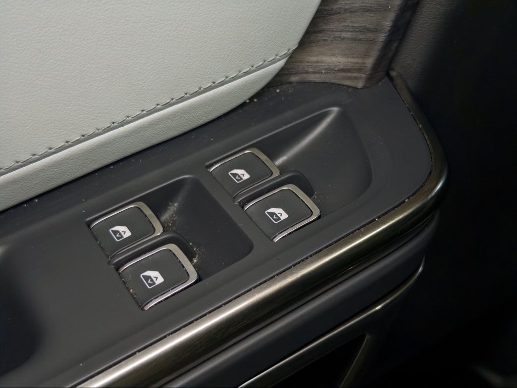 Used 2022 Rivian R1T Adventure AWD/4WD image 6