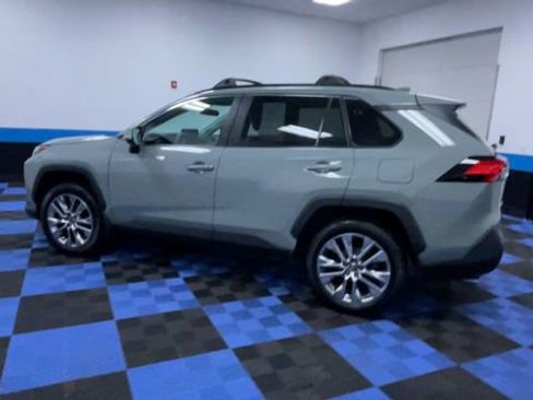 Used 2023 Toyota RAV4 XLE Premium AWD/4WD image 6