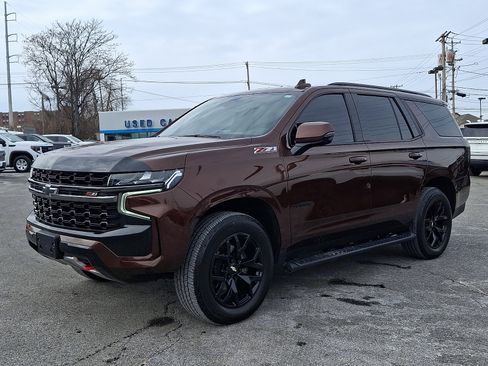 Used 2022 Chevrolet Tahoe Z71 w/ Luxury Package image 3