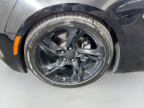 Used 2020 Chevrolet Camaro LT RWD image 32