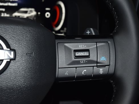 New 2026 Nissan Pathfinder Platinum image 8