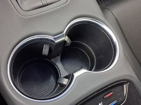 Used 2024 Toyota Venza Limited image 23