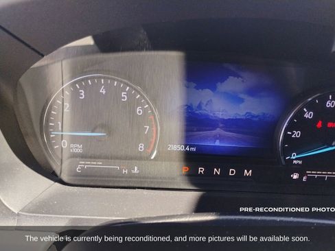 Used 2020 Ford Explorer XLT w/ Equipment Group 202A image 7