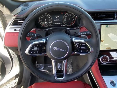 New 2025 Jaguar F-PACE R-Dynamic S image 7