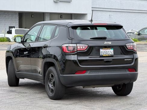 Used 2021 Jeep Compass Sport FWD image 2