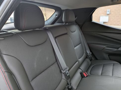 Used 2023 Chevrolet Bolt EUV Premier w/ Sun & Sound Package FWD image 18