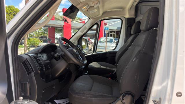 Used 2025 RAM ProMaster 2500 w/ Convenience Group FWD image 9