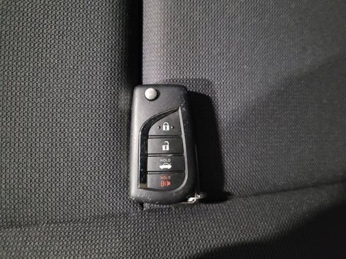 Used 2025 Toyota Corolla LE FWD image 32