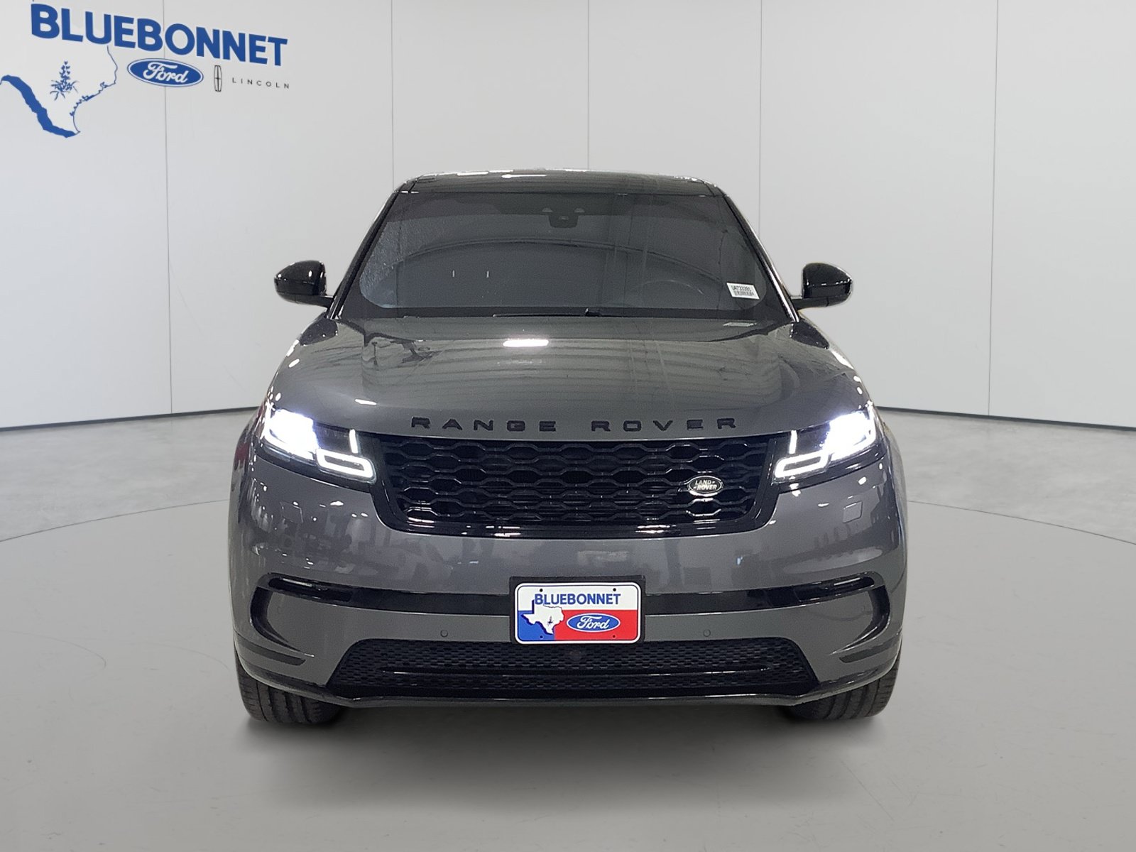 Used 2018 Land Rover Range Rover Velar S AWD/4WD image 2