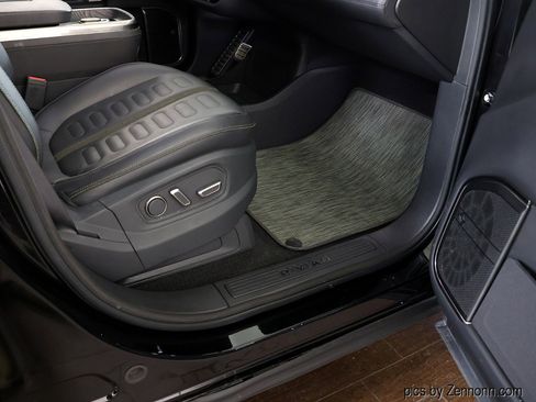 Used 2023 Rivian R1S Launch Edition image 38