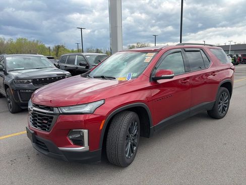 Used 2023 Chevrolet Traverse RS w/ LPO, Floor Liner Package AWD/4WD image 4