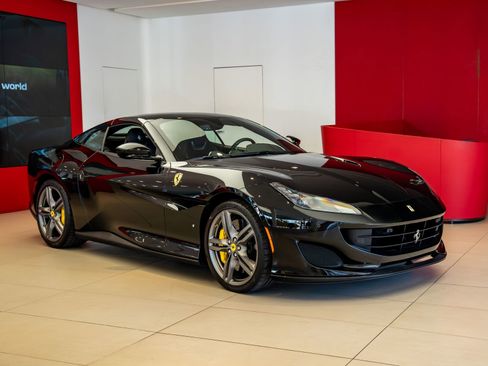 Used 2019 Ferrari Portofino RWD image 31