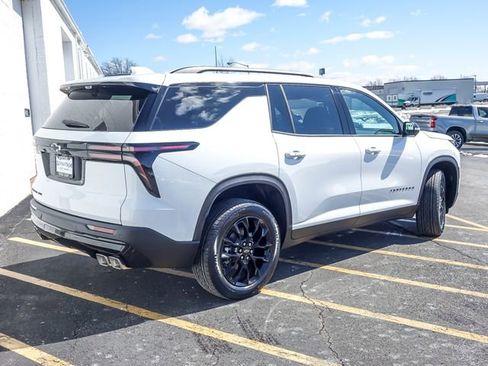 New 2026 Chevrolet Traverse LT w/ Midnight/Sport Edition image 6