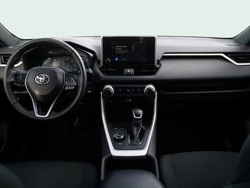 Used 2023 Toyota RAV4 SE image 18