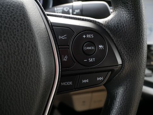 Used 2019 Toyota Camry LE image 27