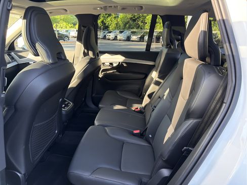 Certified 2025 Volvo XC90 B5 Core AWD/4WD image 32