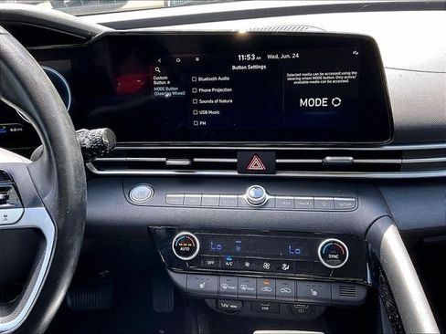 Used 2021 Hyundai Elantra Limited FWD image 6