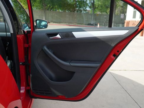 Used 2013 Volkswagen Jetta SE image 25