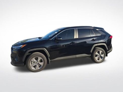 Used 2025 Toyota RAV4 XLE w/ Convenience Package FWD image 5