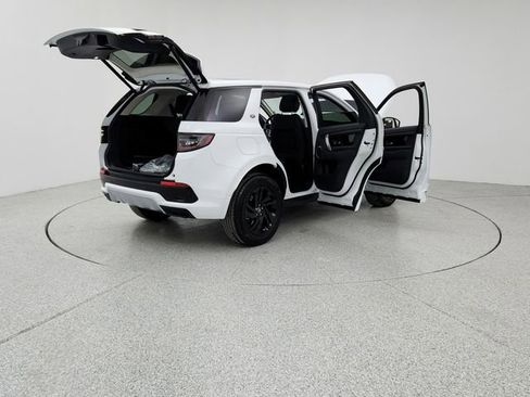 Used 2025 Land Rover Discovery Sport S image 11