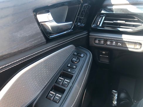 Used 2023 Acura MDX SH-AWD w/ Advance Package image 17