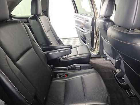 Used 2014 Toyota Highlander Limited Platinum AWD/4WD image 37