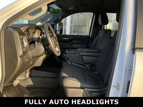 Used 2020 Chevrolet Silverado 2500 Custom w/ Custom Value Package image 7