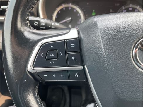 Used 2022 Toyota Highlander XSE AWD/4WD image 28