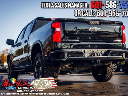 Used 2022 Chevrolet Silverado 1500 ZR2 w/ Technology Package image 4