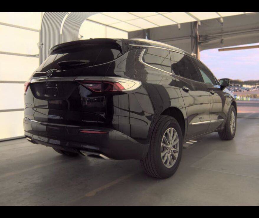 Used 2024 Buick Enclave Premium AWD/4WD image 9