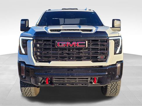 Used 2024 GMC Sierra 2500 AT4X image 12