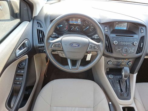 Used 2017 Ford Focus SE image 11