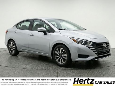 Used 2025 Nissan Versa SV image 1