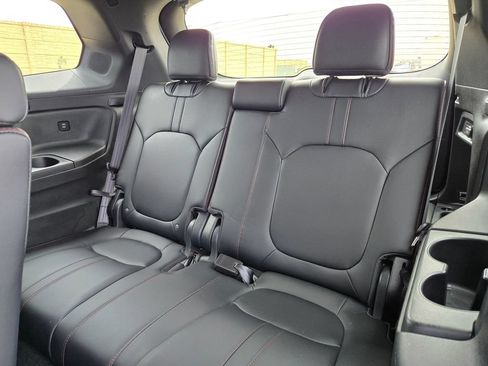 Used 2025 Honda Pilot Black Edition image 16