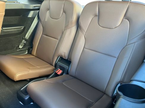 Certified 2025 Volvo XC90 B5 Plus w/ Protection Package Premier image 16