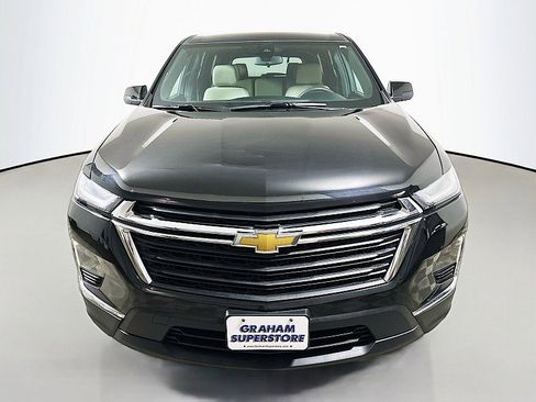 Used 2022 Chevrolet Traverse LS image 2