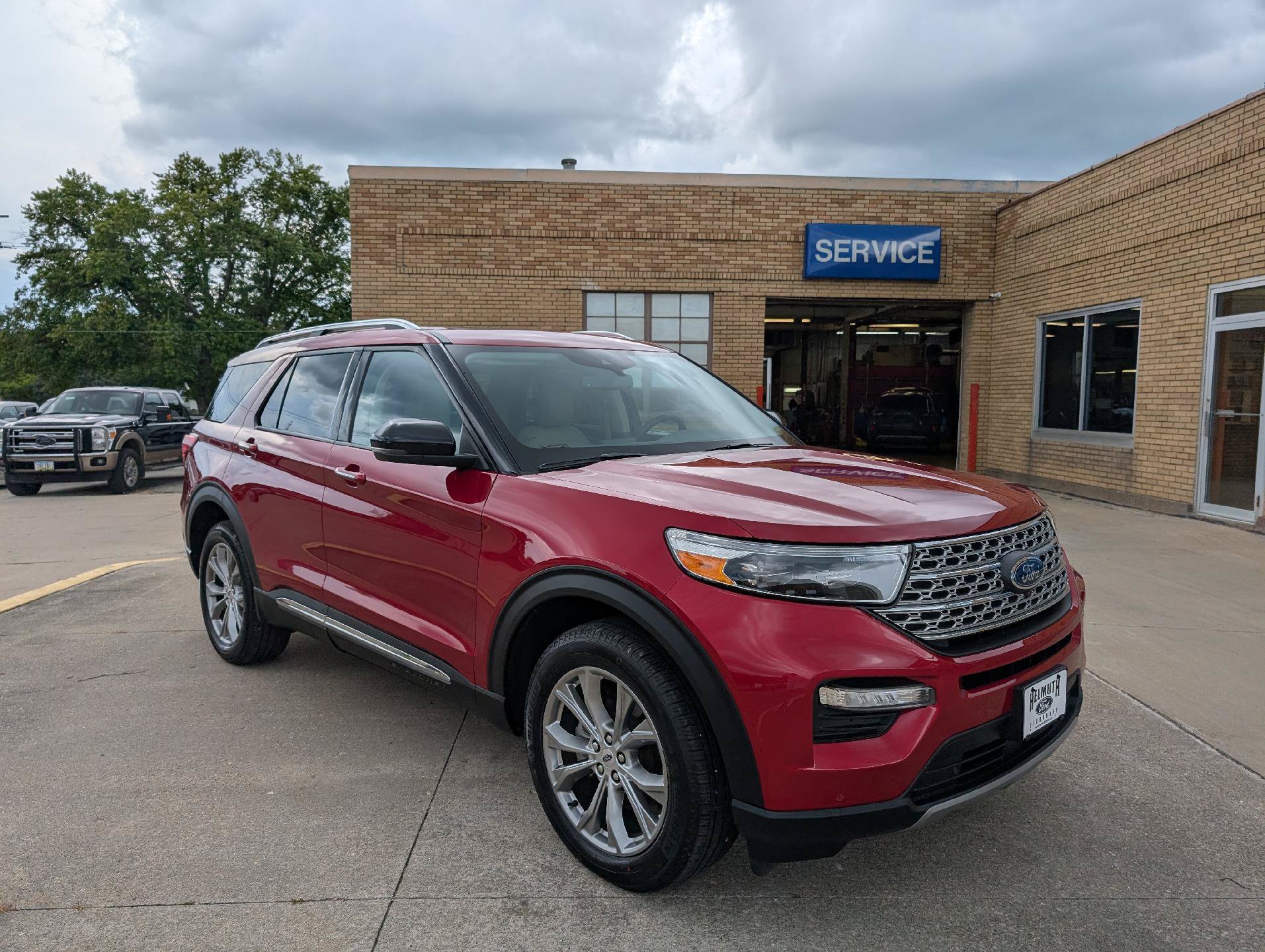 Certified 2023 Ford Explorer Limited w/ Equipment Group 301A AWD/4WD image 4